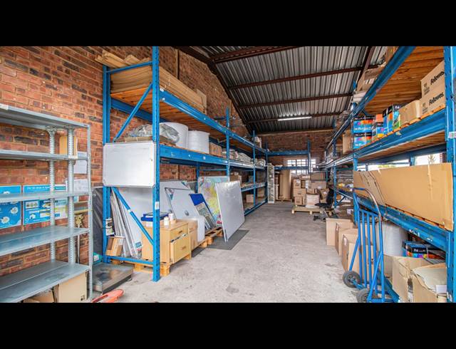 800M² BUILDING FOR SALE IN HERMANSTAD